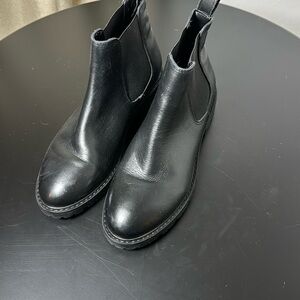 STEVE MADDEN Leopold Chelsea Booties